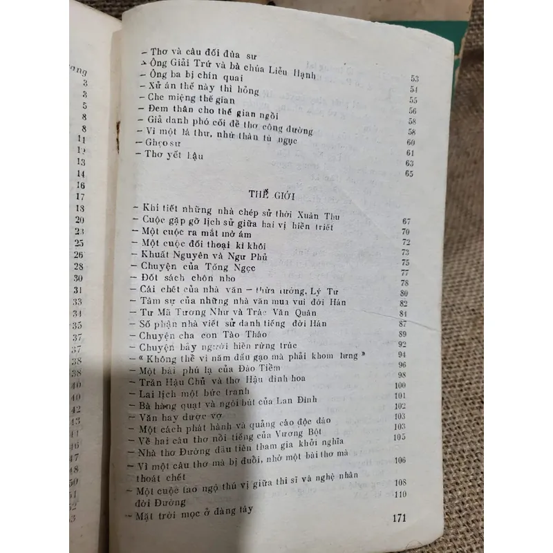 Chuyện làng văn Việt Nam và thế giới - 2 tập  707912