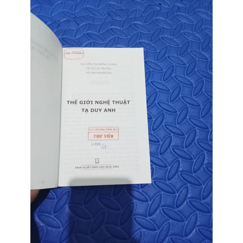 Thế giới nghệ thuật Tạ Duy Anh 1010197