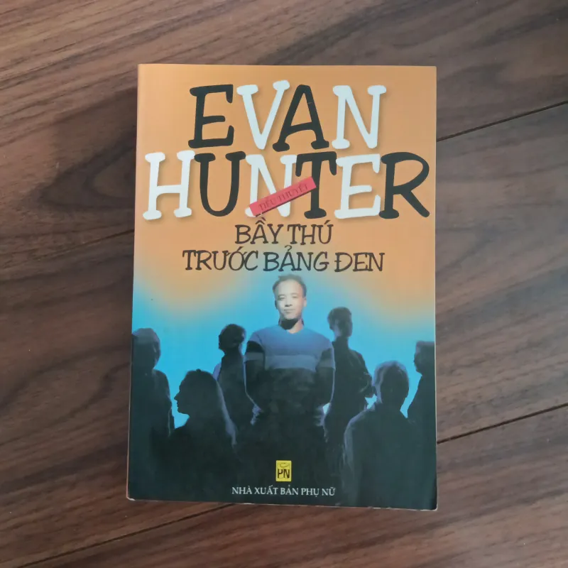 Bầy thú trước bảng đen 763318