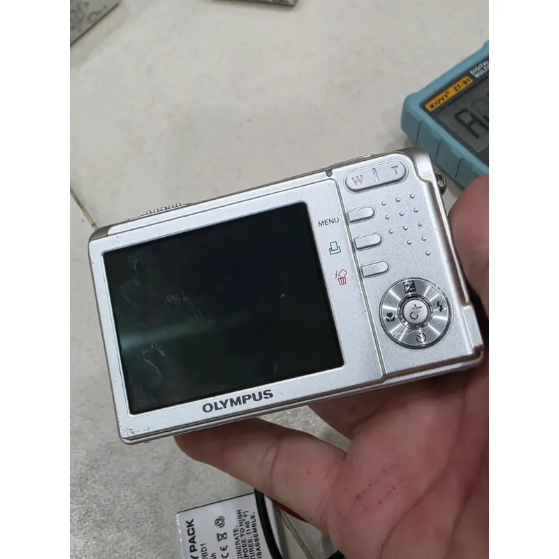 Máy ảnh compact Olympus Fe150 màu sám bạc (dùng tốt) 701140