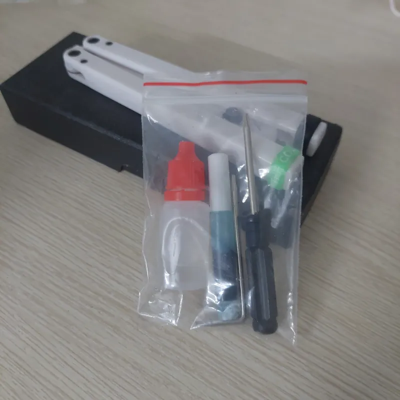 balisong squiddy pc trắng có tạ 801001