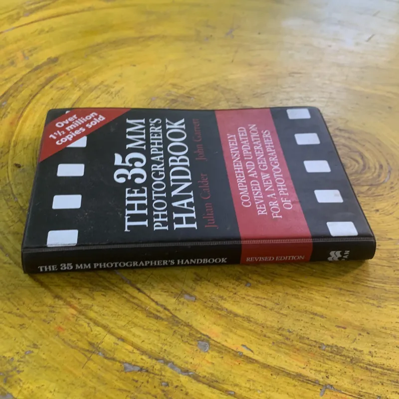 THE 35 MM PHOTOGRAPHER’S HANDBOOK- JULIAN CALDER & JOHN GARRETT  991226