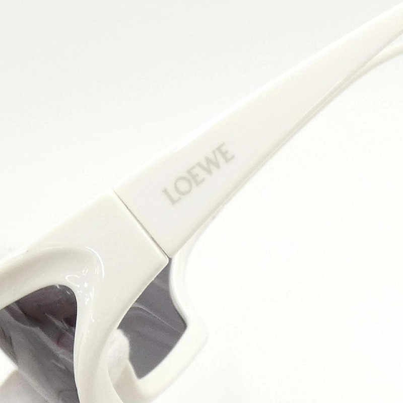 【Sản phẩm mới】Loewe 40143U Kính mát 625569