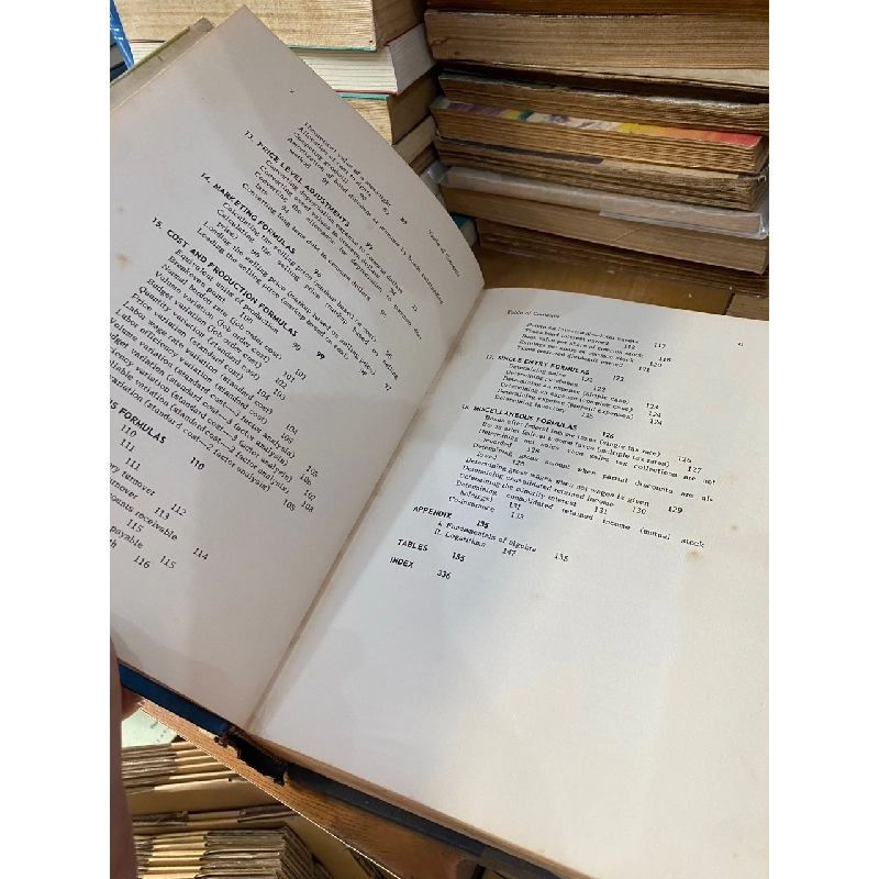 Accountant’s Handbook of Formulas and Tables - Lawrence Lipkin, Irwin K. Feinstein, Lucile Derrick 1008154