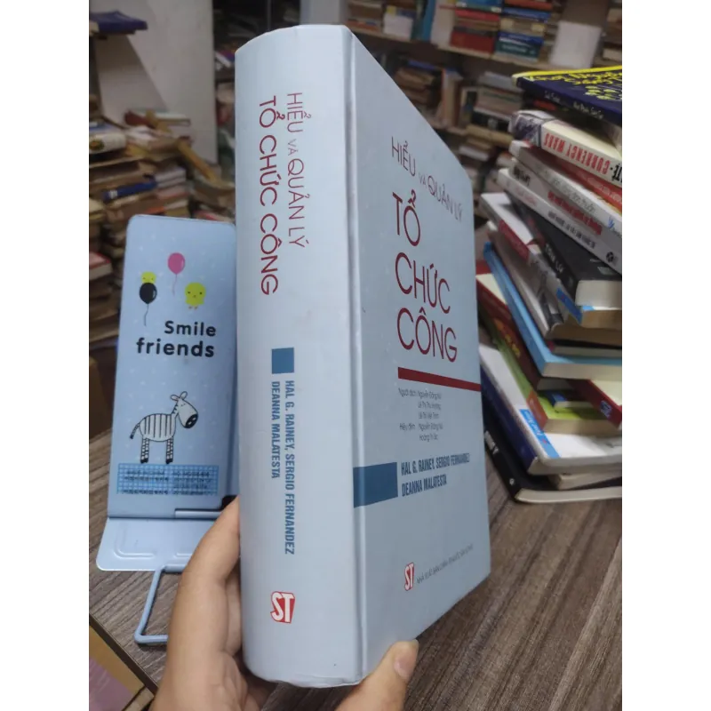 Sách:  Hiểu và quản lý tổ chức công (A3) 625093