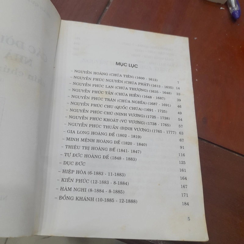 Trần Quỳnh Cư, Trần Việt Quỳnh - CÁC ĐỜI VUA CHÚA NHÀ NGUYỄN 474623