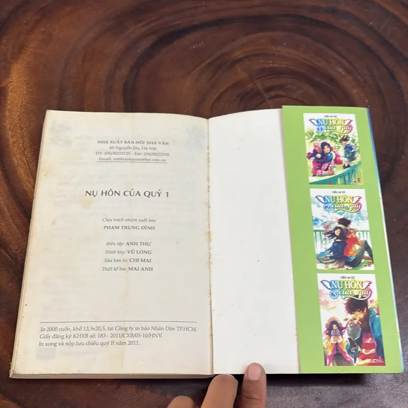 II Văn Học: Nụ Hôn Của Quỷ (Tập 1) - Tiểu Ni Tử - 2011 1008462