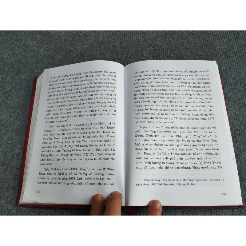 LỊCH SỬ ĐẢNG BỘ BỘ TỔNG THAM MƯU CƠ QUAN BỘ QUỐC PHÒNG (1945 - 2005) TẬP II 694816