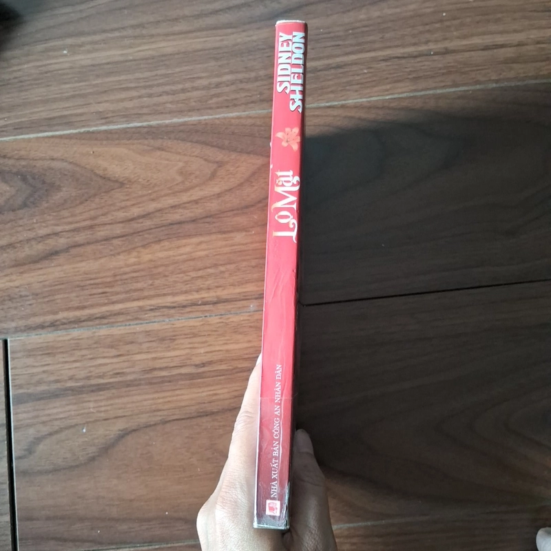 Lộ mặt - sidney sheldon 524993