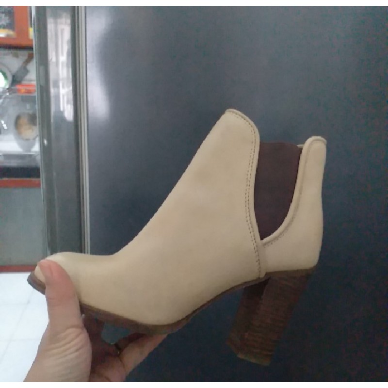 Bốt cổ ngắn size 37, màu kem 14832