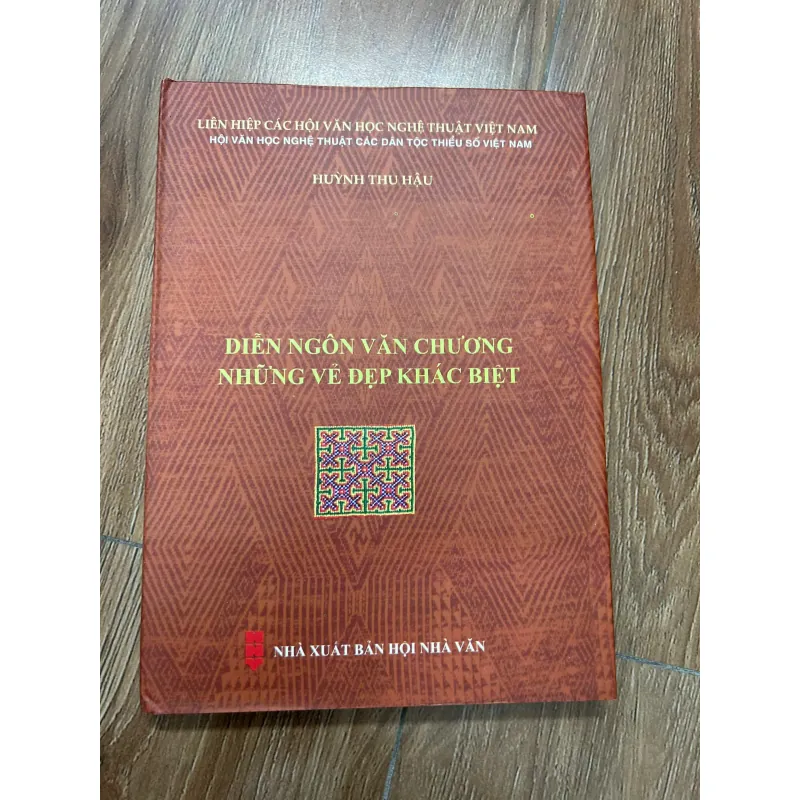 Diễn ngôn văn chương – Những vẻ đẹp khác biệt – Huỳnh Thu Hậu 759842