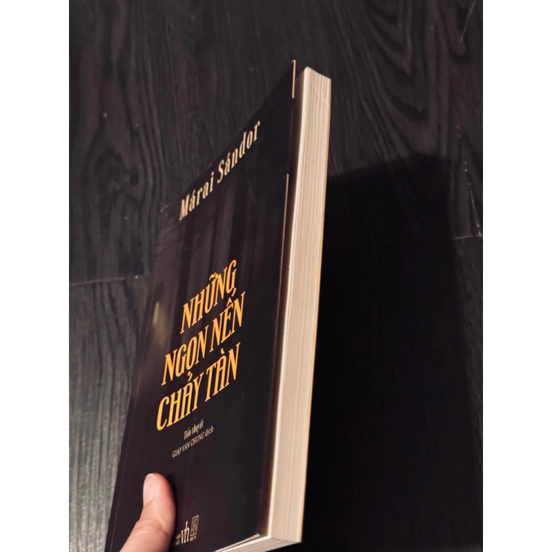 Những ngọn nến chảy tàn 475467