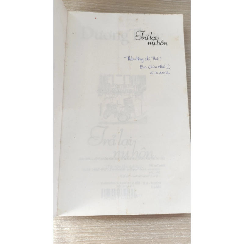 [Phiên Chợ Sách Cũ] Trả Lại Nụ Hôn (2011) - Dương Thuỵ S2101 799083