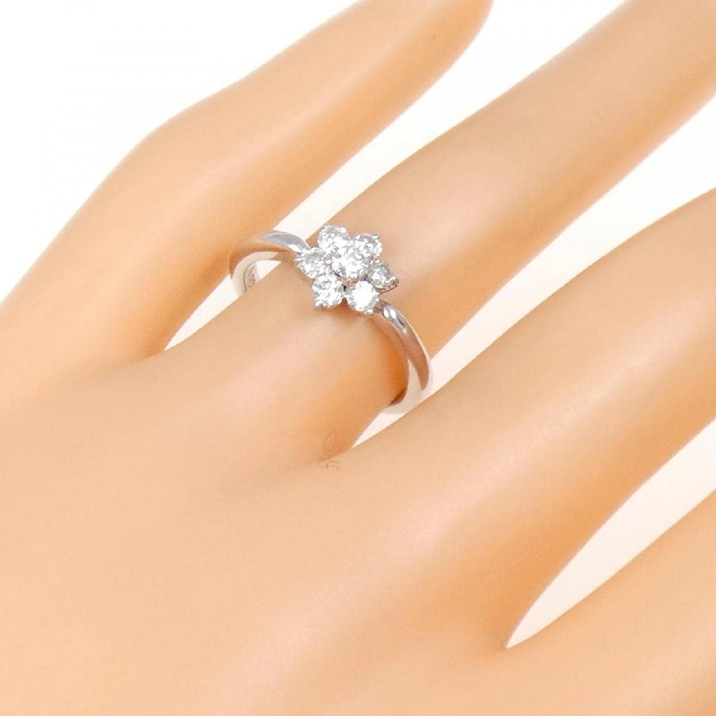 Nhẫn kim cương PT Flower 0.12CT 672217