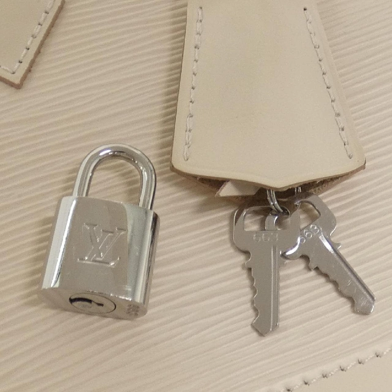 Túi Louis Vuitton Epi Alma BB M58706 617813