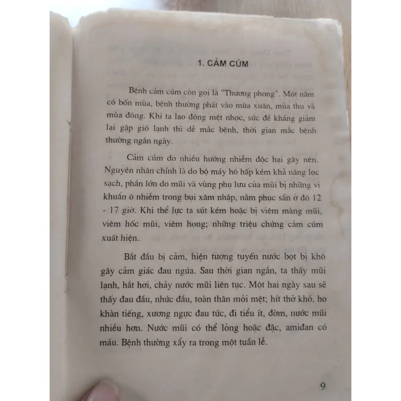cuốn sách "Xoa Bóp Chữa 38 Bệnh" của tác giả Chương Triều Khanh và Chương Bội Phong 929352