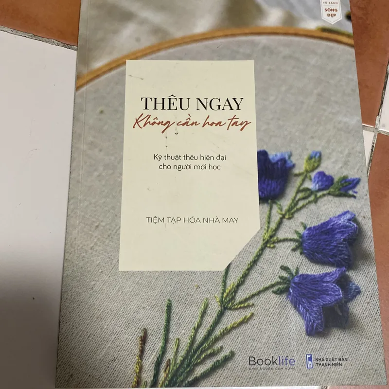 Sách thêu của Tiệm tạp hoá nhà may 733039