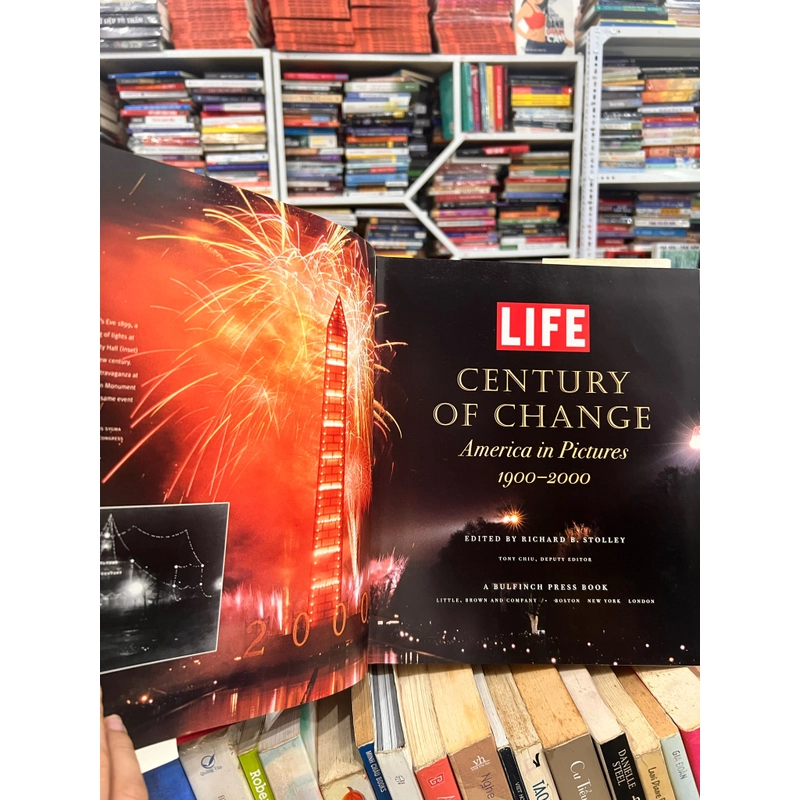 Century of Change - america in Pictures 1900-2000 471745