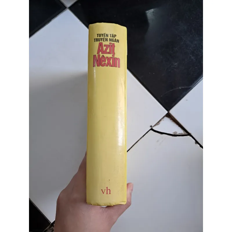 Tuyển tập truyện ngắn Azit Nêxin 1044916