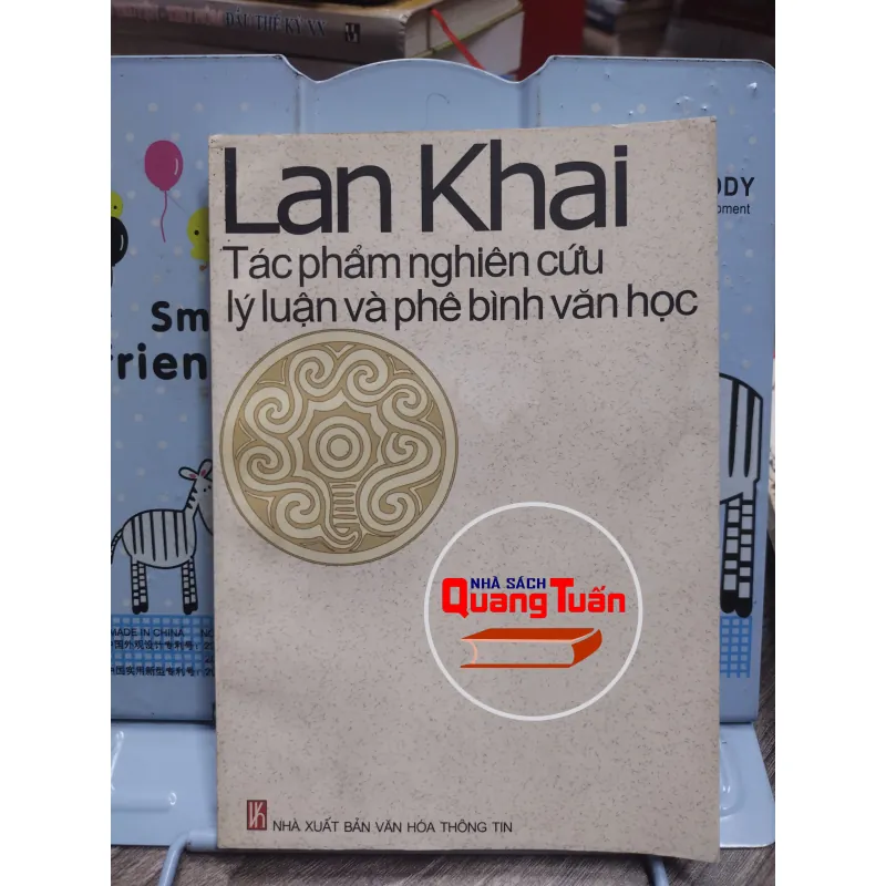 Sách: Tác phẩm nghiên cứu lý luận và phê bình văn học - Lan Khai (A2) 576455
