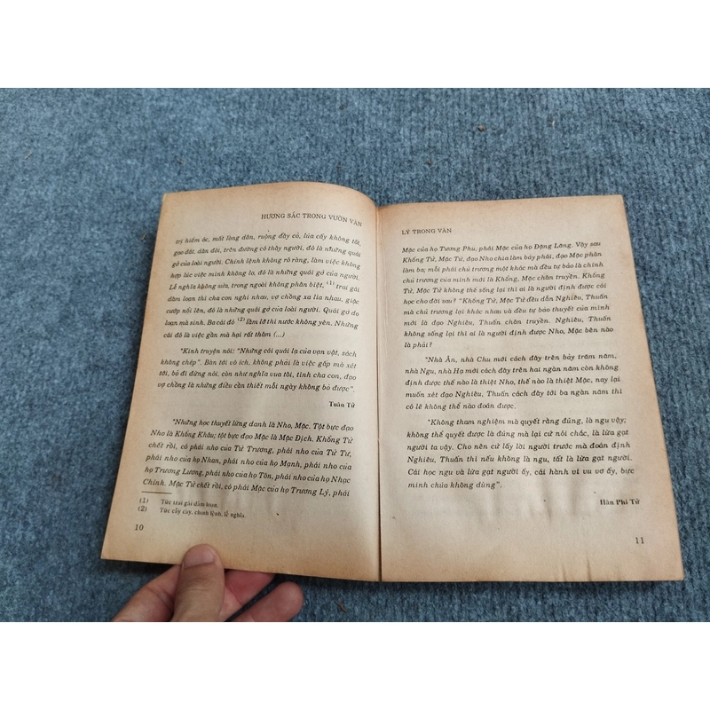 HƯƠNG SẮC TRONG VƯỜN VĂN QUYỂN NHÌ - NGUYỄN HIẾN LÊ 517609