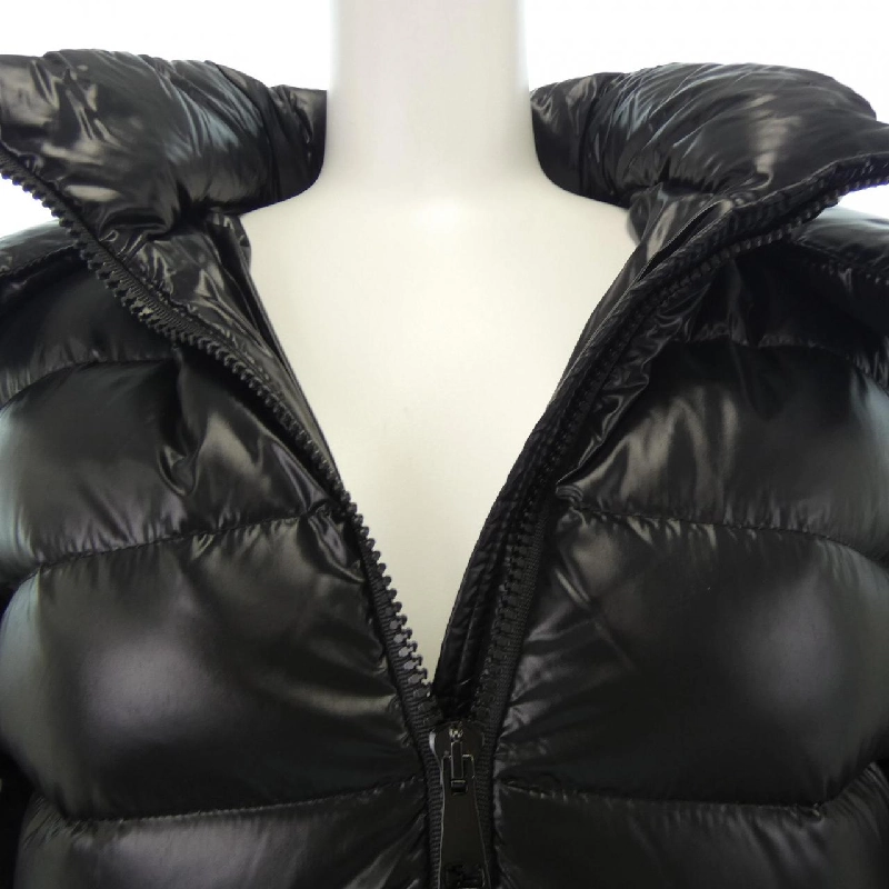 Áo khoác lông vũ MONCLER 641805