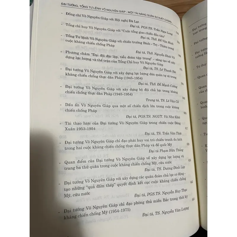 Đại tướng tổng tư lệnh Võ Nguyên Giáp - Bìa cứng mới đẹp 763749