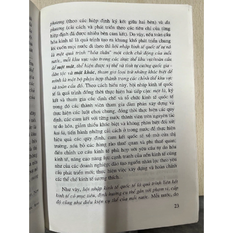 Toàn cầu hoá kinh tế và hội nhập kinh tế quốc tế đối với tiến trình công nghiệp hoá, hiện đại hoá ở Việt Nam - Nguyễn Xuân Thắng chủ biên 736104