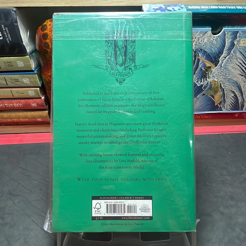 Harry Potter and the Prisoner of Azkaban J.K. Rowling 320010