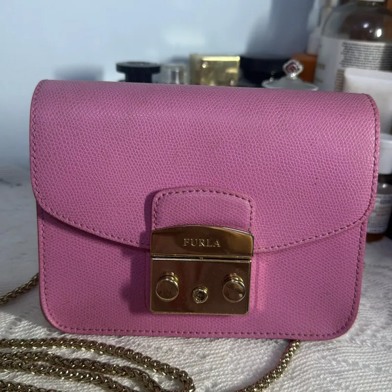 Túi Furla auth tặng kèm charm 993970