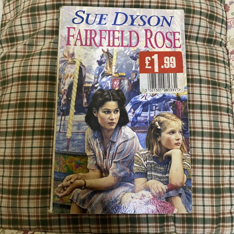 Fairfield rose 761697