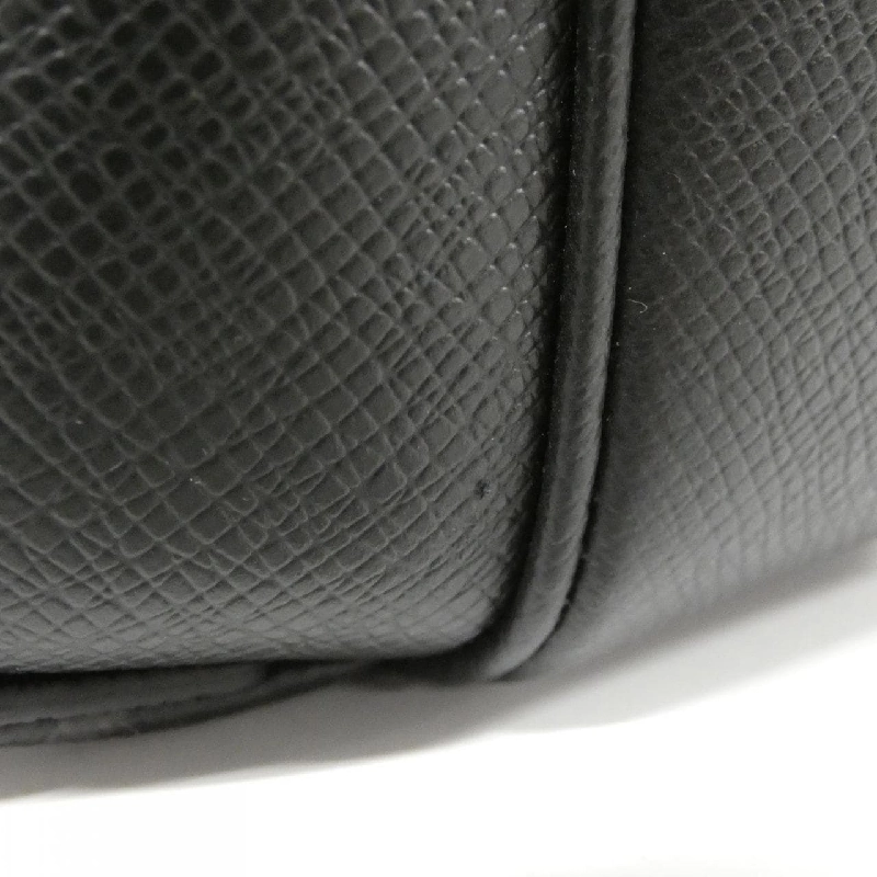 Túi đeo chéo Louis Vuitton Taiga Lama Outdoor Messenger PM M30233 - Hàng hiệu Chính hãng 767703