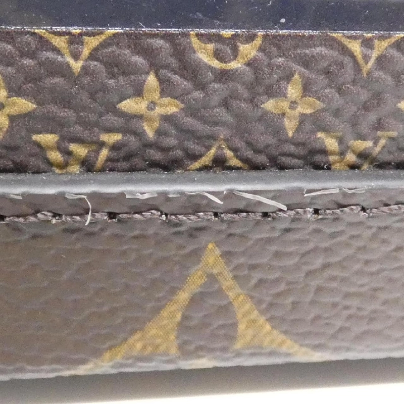 Túi đeo vai Louis Vuitton Monogram Chess Slim Soft Trunk M20871 - Hàng hiệu Authentic 770377