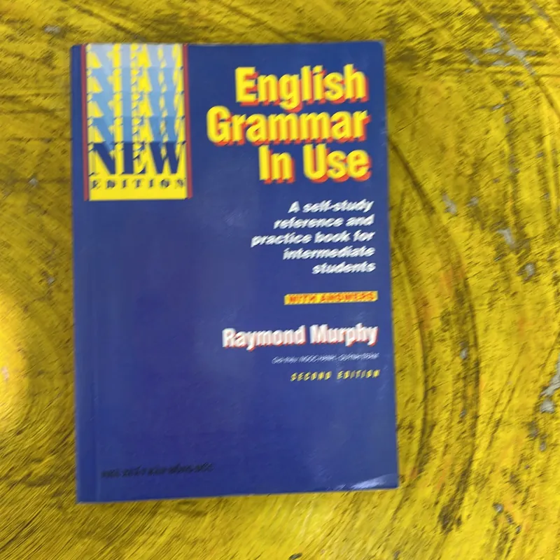 ENGLISH GRAMMAR IN USE- RAYMOND MURPHY  737047