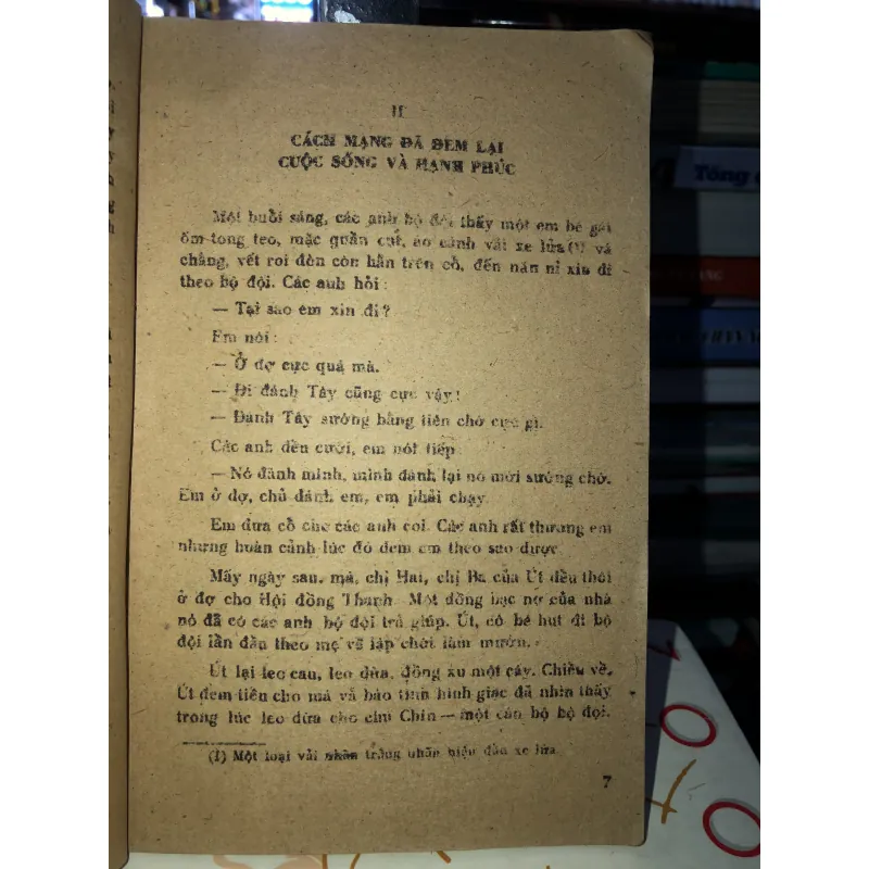 Người mẹ cầm súng - Nguyễn Thi 933282