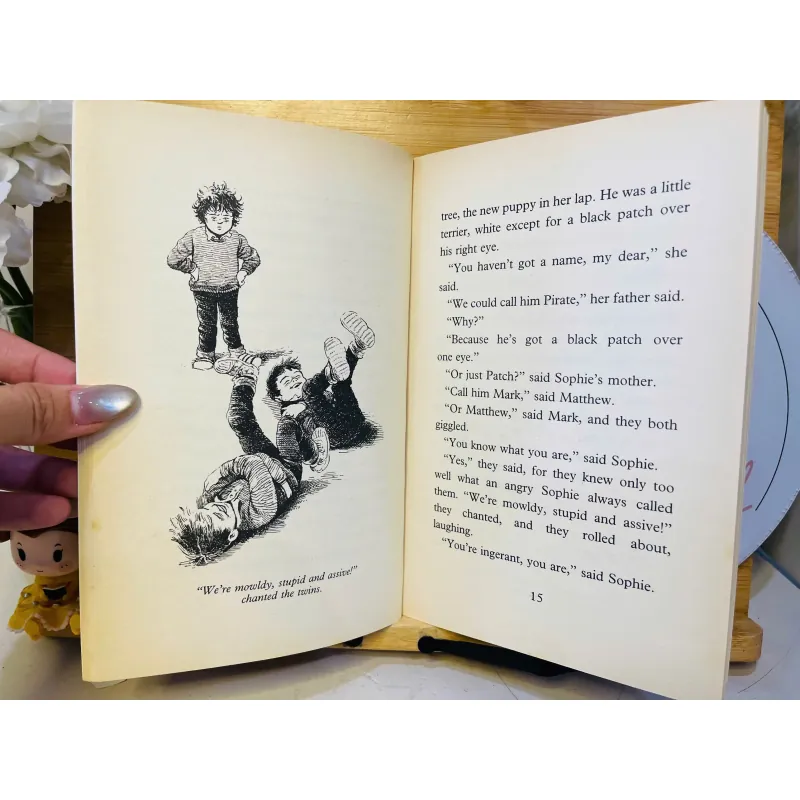 [Sách tiếng Anh 2hand] Like new 90% - 🐴 Sophie in the Saddle – Dick King-Smith 🌸 933770