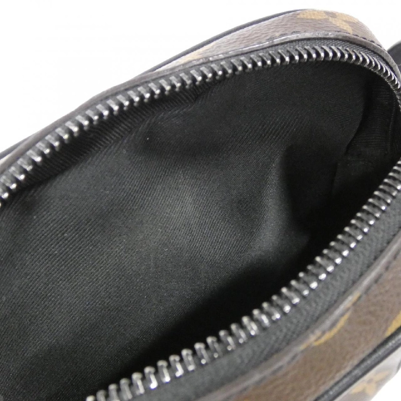 Túi đeo vai Louis Vuitton Monogram Macassar Christopher Wearable Wallet M69404 - Hàng hiệu Chính hãng 776425