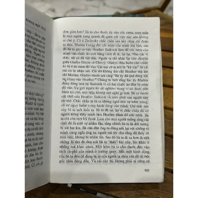 Ngòi bút tẩm độc -Agatha Christe 746608