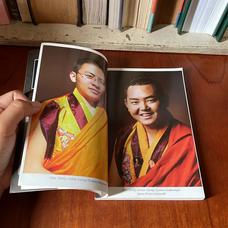 II Sách Phật Giáo: Tâm Linh Thời Hiện Đại - Đức Pháp Vương Gyalwang Drukpa - 2014 575148