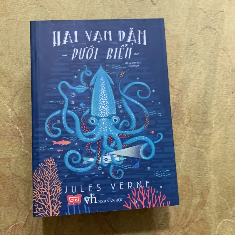 HAI VẠN DẶM DƯỚI BIỂN, TÚP LỀU BÁC TÔM, CHARLOTTE VÀ WILBUR, CHARLIE VÀ NHÀ MÁY SOCOLA 752104
