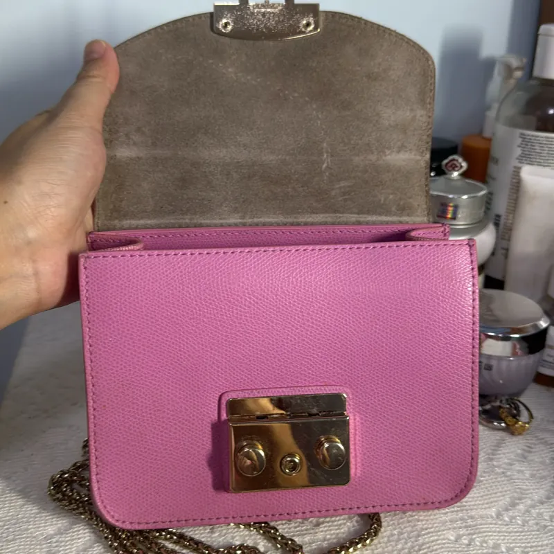 Túi Furla auth tặng kèm charm 993970