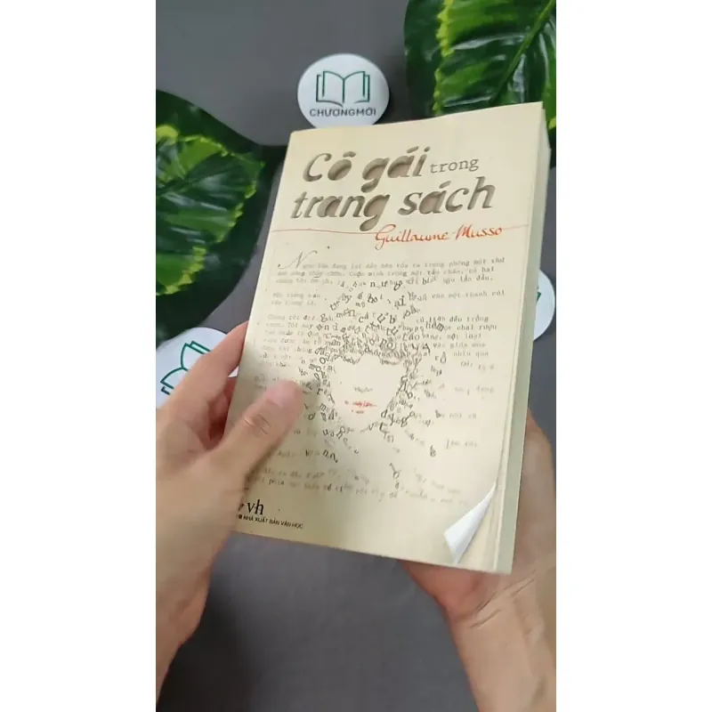 Cô Gái Trong Trang Sách - Guillaume Musso 604624