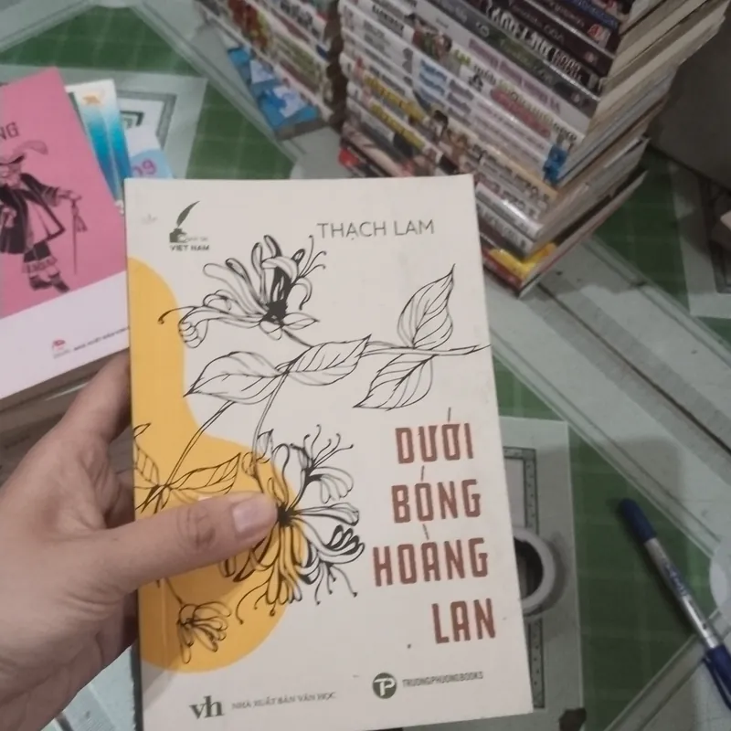 Dưới bóng hoàng lan Thạch Lam  562760