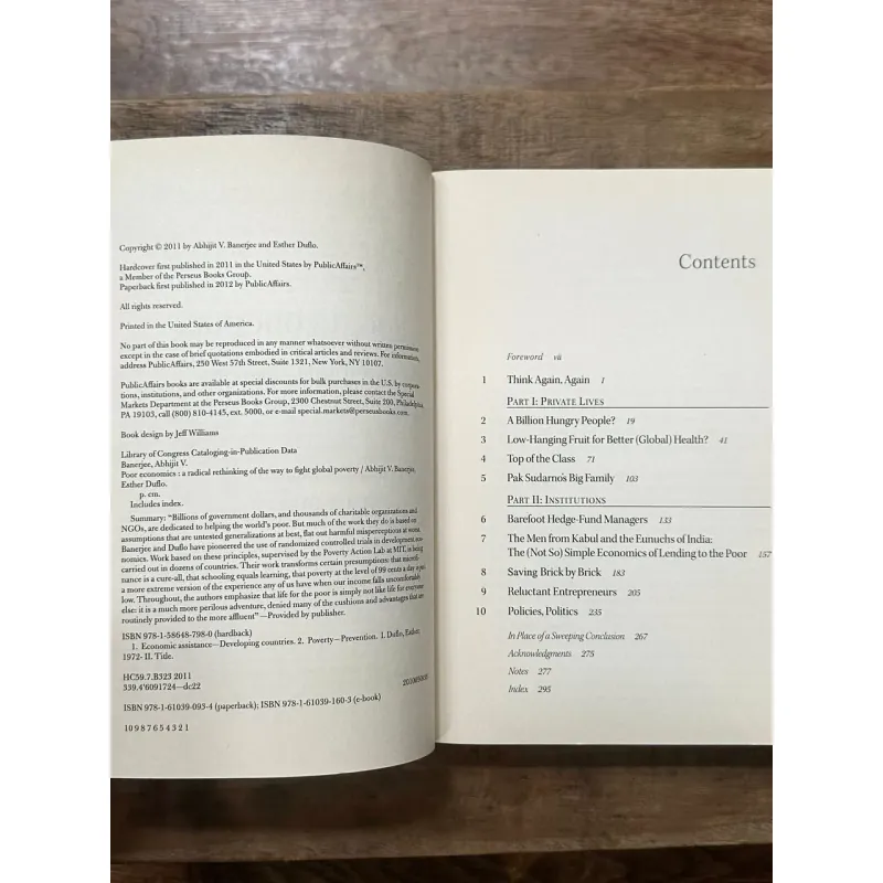 Poor Economics - Abhijit V. Banerjee & Esther Duflo 729095