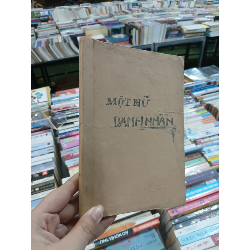 MỘT NỮ DANH NHÂN - LAN TÚ, LÊ DOÃN VỸ  728493