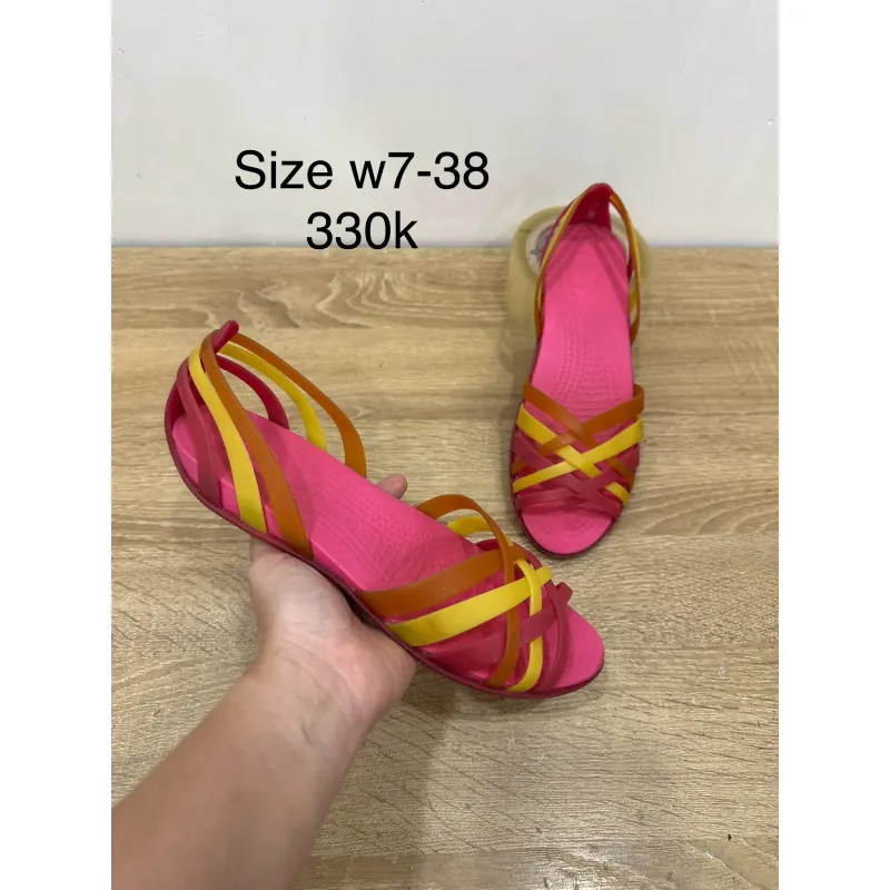 Giày crocs 2hand size w7-38 độ mới cao hình chụp thật 989688