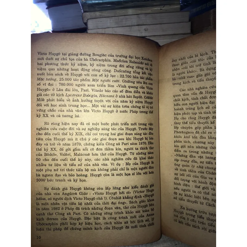 Đến Paris gặp Victor Huygo - Hoàng Nhân 994506