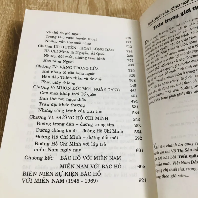 VÀNG TRONG LỬA CHỦ TỊCH HỒ CHÍ MINH VỚI MIỀN NAM TỔ QUỐC  976571