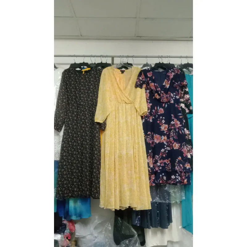 Thanh lý đầm eo trên 80 giá 65k 570203