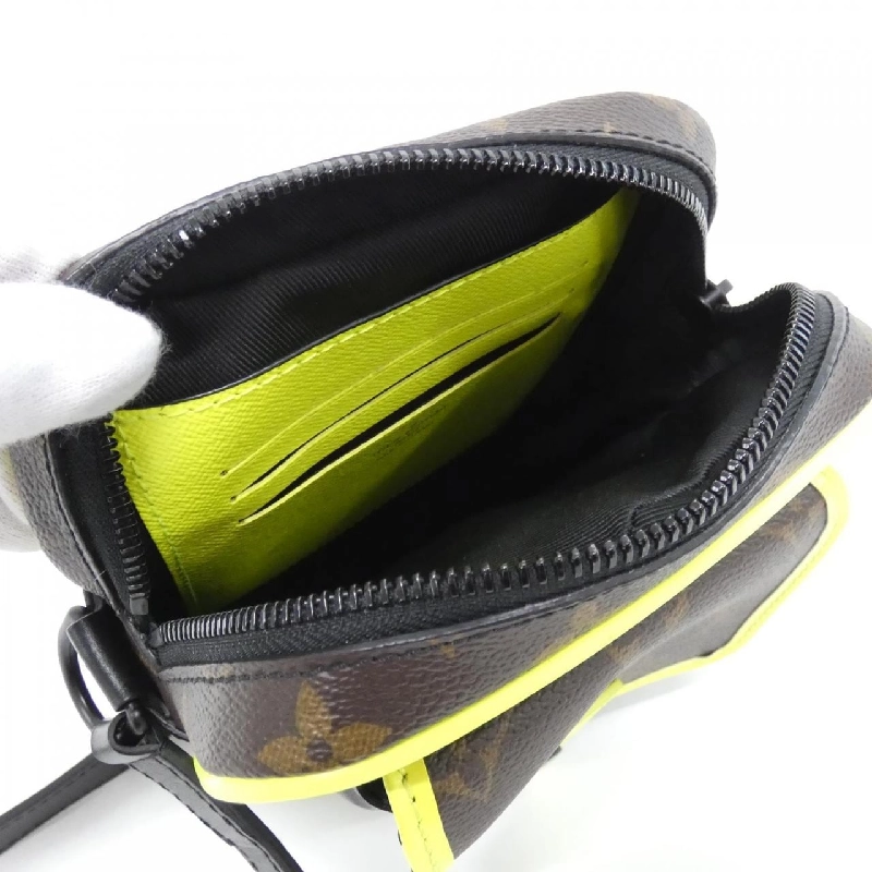 Túi đeo vai Louis Vuitton Monogram Christopher Wearable Wallet M80793 611458